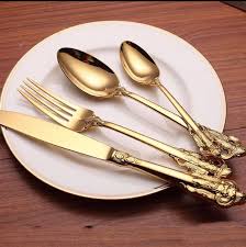 Golden Cutlery Set: Adding Elegance to Every Meal